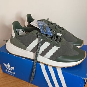 Adidas Sneakers 8.5